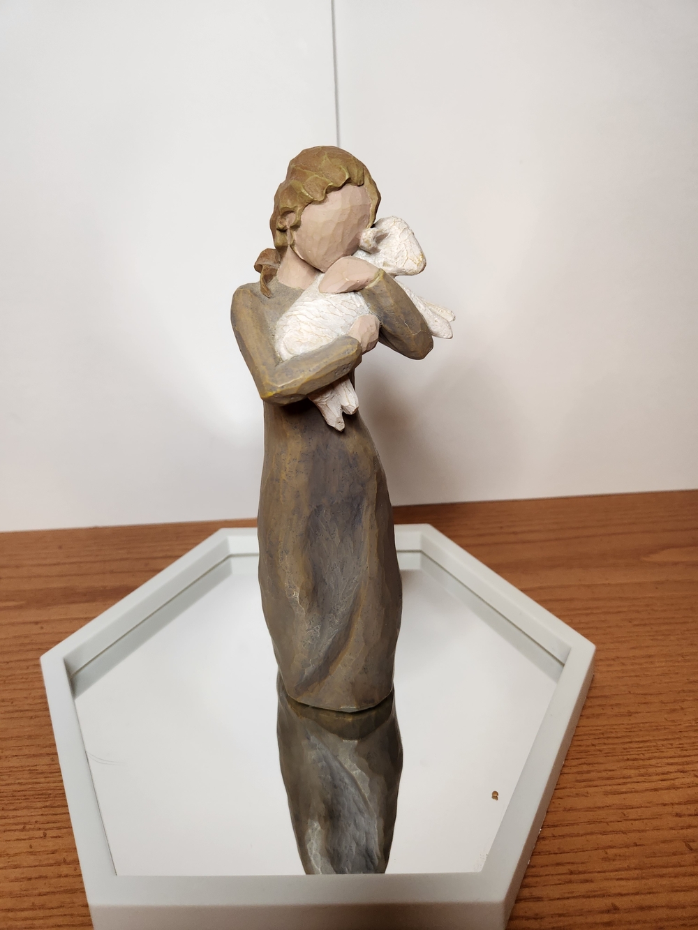 Willow Tree 2002 “Peace On Earth” Figure